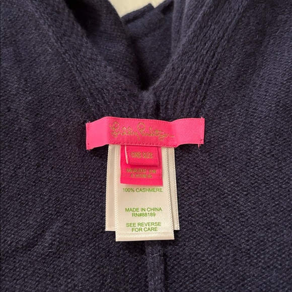 Lilly Pulitzer Cashmere Terry Wrap Navy Blue - Picture 2 of 5